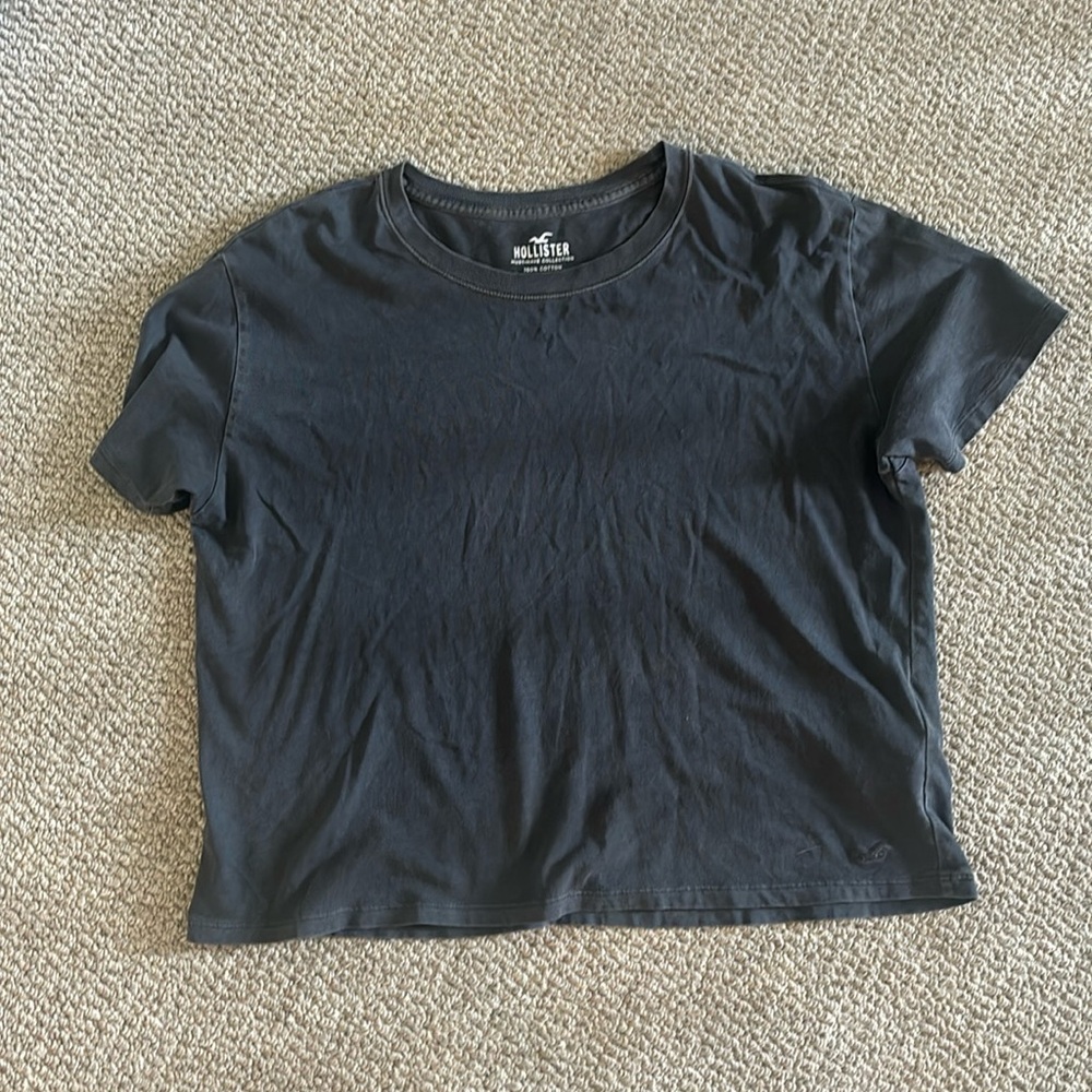 hollister black tee size M